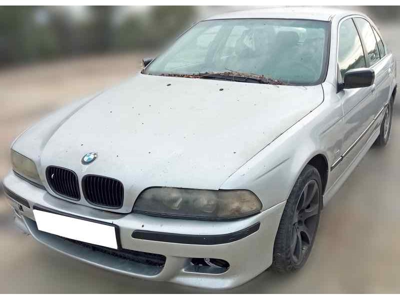 bmw 5 (e39) del año 2000