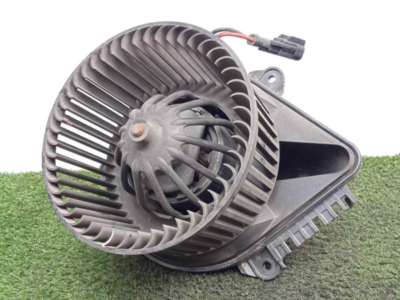 Recambio de motor calefaccion para renault megane i berlina hatchback (ba0) 1.4 referencia OEM IAM SINREFERENCIA A0. - 2.PINES Ø