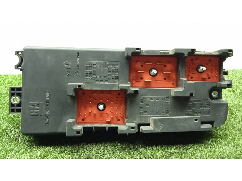 Recambio de caja reles / fusibles para opel vectra c (z02) 1.8 (f69) referencia OEM IAM 13205796 - 519175004  