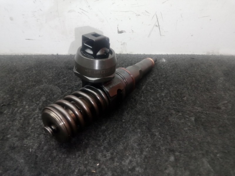 Recambio de inyector para audi a4 b6 (8e2) 1.9 tdi referencia OEM IAM 038130073AR - 0414720214  BOSCH