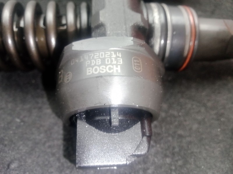Recambio de inyector para audi a4 b6 (8e2) 1.9 tdi referencia OEM IAM 038130073AR - 0414720214  BOSCH