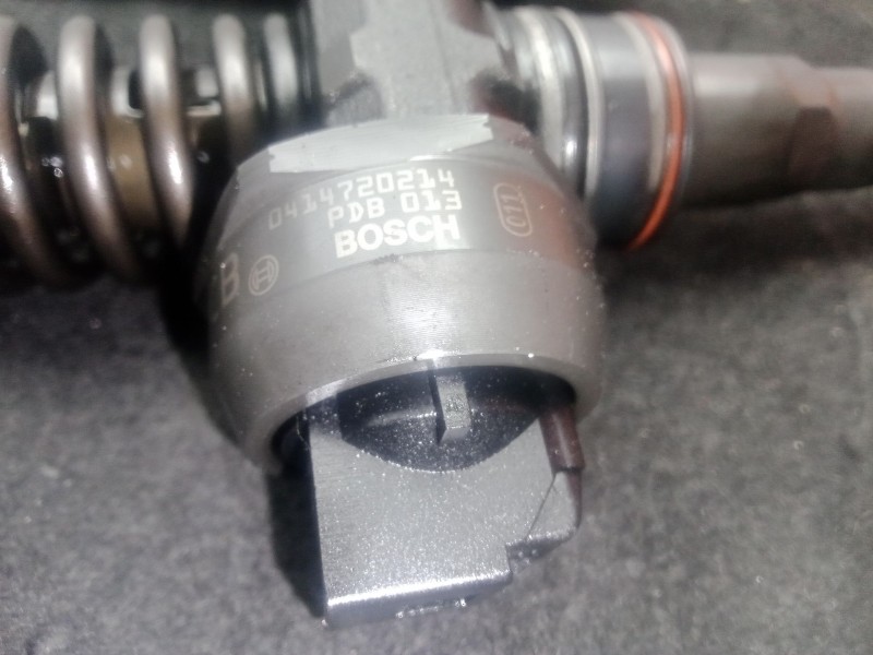 Recambio de inyector para audi a4 b6 (8e2) 1.9 tdi referencia OEM IAM 038130073AR - 0414720214  BOSCH