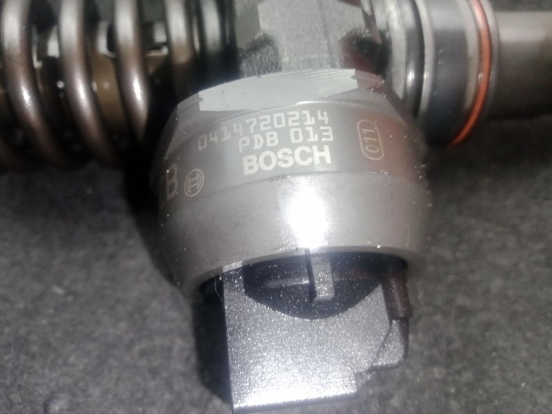 Recambio de inyector para audi a4 b6 (8e2) 1.9 tdi referencia OEM IAM 038130073AR - 0414720214  BOSCH
