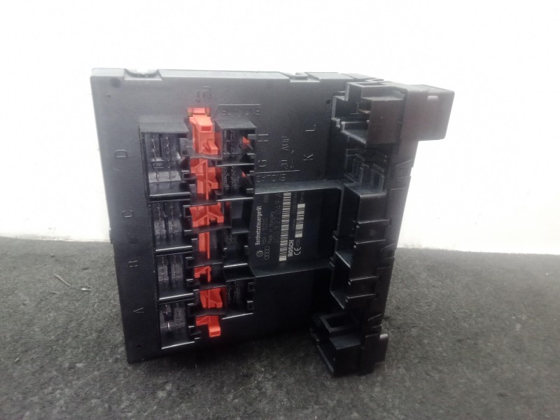 Recambio de caja reles / fusibles para volkswagen golf v (1k1) 1.9 tdi referencia OEM IAM 3C0937049AJ - F005V00661  BOSCH