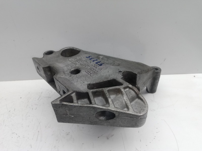 Recambio de soporte motor derecho para seat altea (5p1) 1.9 tdi referencia OEM IAM 03G199207G  