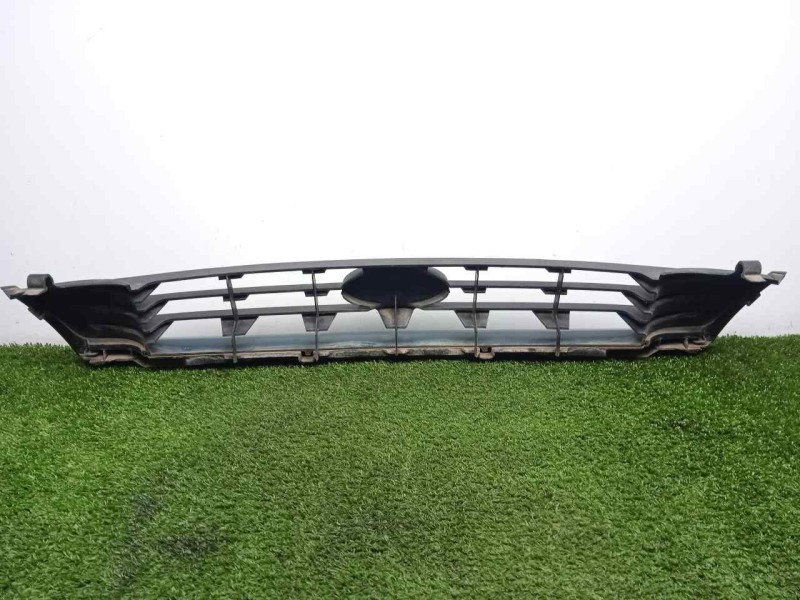 Recambio de rejilla delantera para ford fiesta berlina (dx) 1.3 cat referencia OEM IAM YS6X8200F - YS6X8A133F  