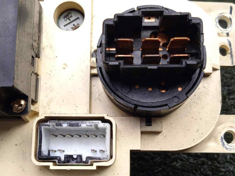 Recambio de mando calefaccion / aire acondicionado para kia shuma ii 1.6 cat referencia OEM IAM 0K2N161190C  