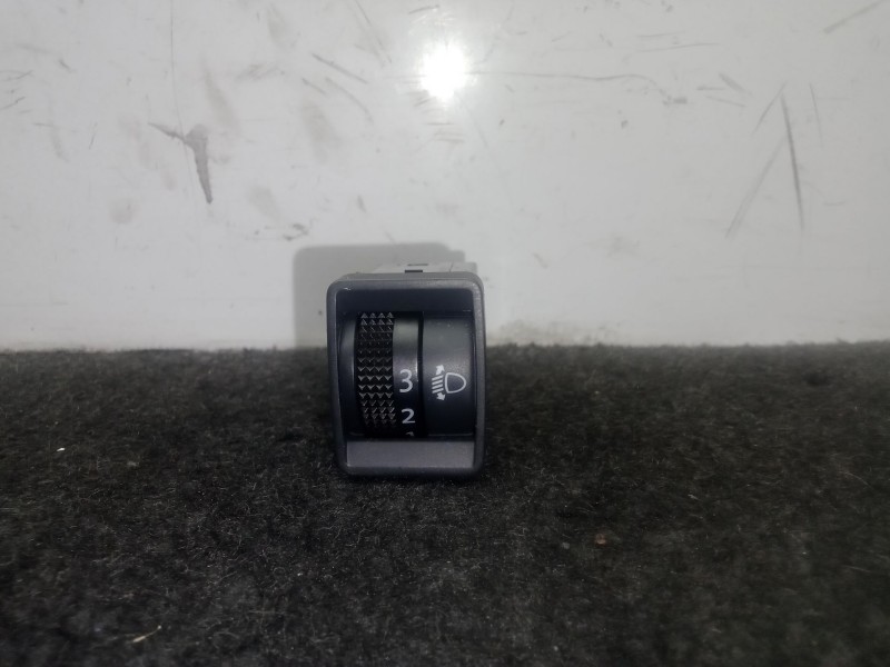 Recambio de regulador faros para nissan qashqai ii (j11, j11_) 1.5 dci referencia OEM IAM HV02B  
