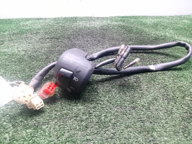 Recambio de piña izquierda para honda pcx 125 referencia OEM IAM 35200K97T01  