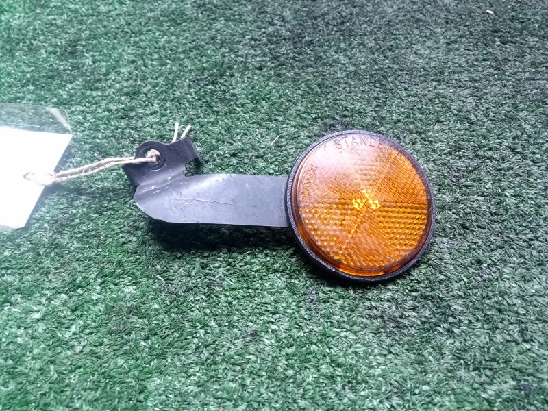 Recambio de no identificado para honda pcx 125 referencia OEM IAM 61000K96D00ZB - 33741KTGU01 REFLECTANTE 