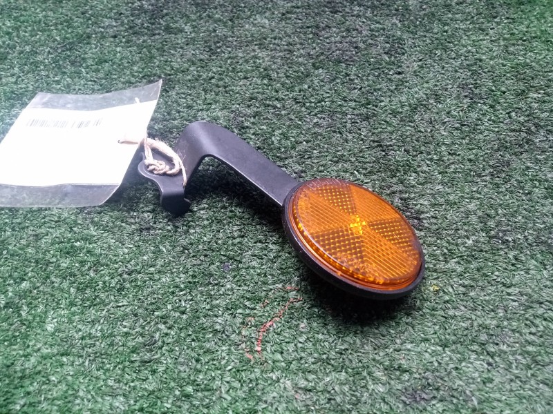 Recambio de no identificado para honda pcx 125 referencia OEM IAM 61000K96D00ZB - 33741KTGU01 REFLECTANTE 