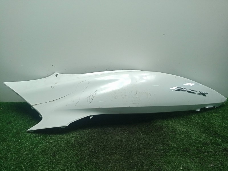 Recambio de carenado izquierdo para honda pcx 125 referencia OEM IAM 83610K97T001  