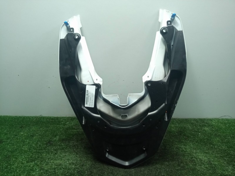 Recambio de carenado trasero para honda pcx 125 referencia OEM IAM 84100K97T00 - 84151K97T001  