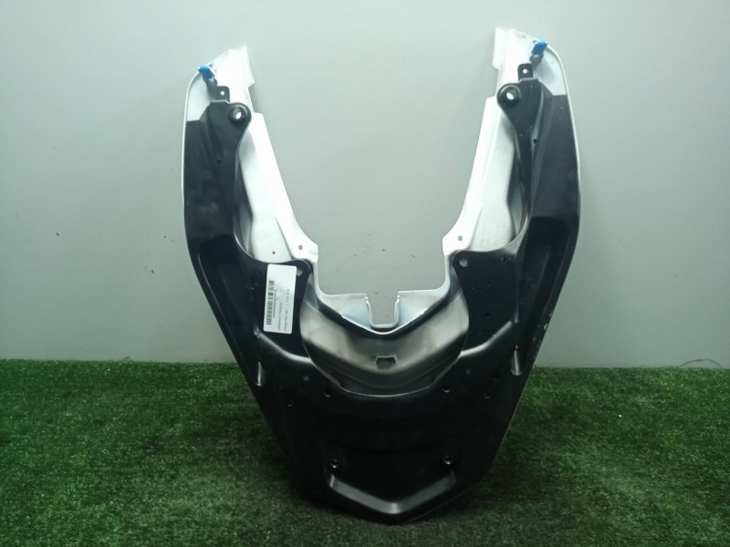 Recambio de carenado trasero para honda pcx 125 referencia OEM IAM 84100K97T00 - 84151K97T001  