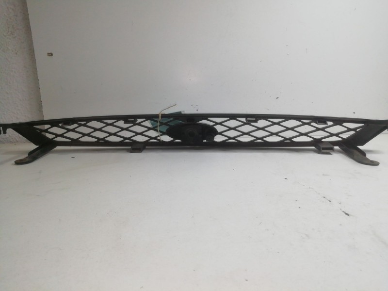 Recambio de rejilla delantera para ford focus berlina (cak) 1.8 tdci referencia OEM IAM 2M518200AGW  