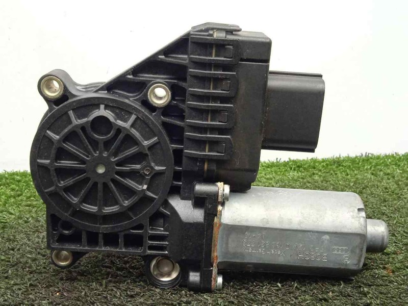 Recambio de motor elevalunas trasero izquierdo para ford mondeo berlina (ge) referencia OEM IAM 0130821773  