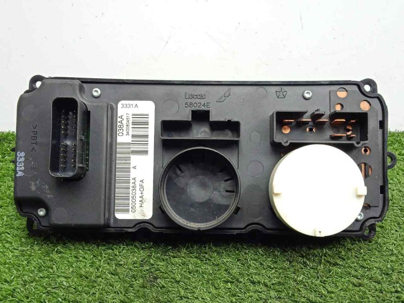 Recambio de mando calefaccion / aire acondicionado para chrysler voyager (rg) 2.4 cat referencia OEM IAM 05005038AA  