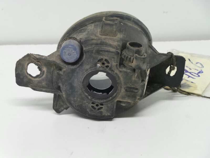 Recambio de faro antiniebla derecho para renault clio ii fase ii (b/cb0) referencia OEM IAM 8200002470  