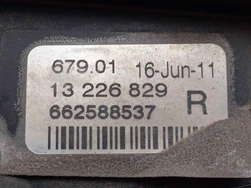 Recambio de faro antiniebla derecho para opel insignia berlina 2.0 cdti cat referencia OEM IAM 13226829 - 662588537  