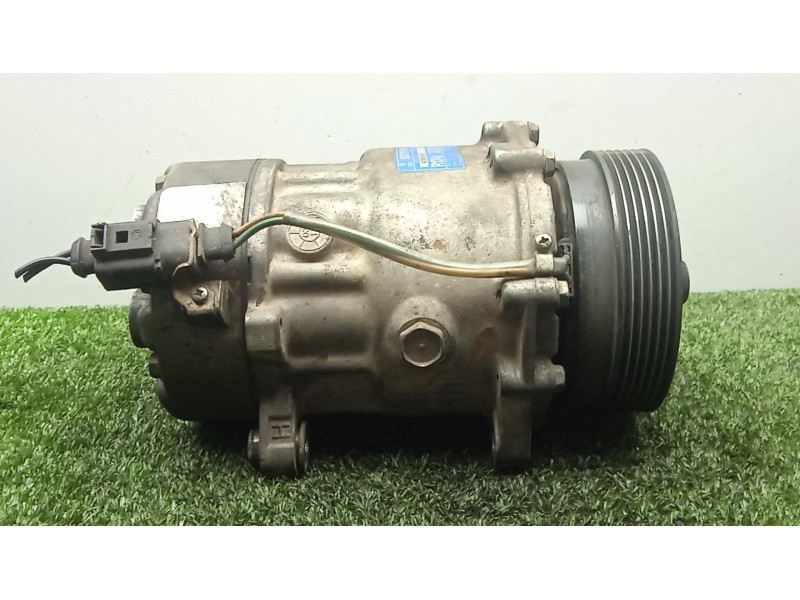 Recambio de compresor aire acondicionado para volkswagen golf iv (1j1) 1.9 tdi referencia OEM IAM 1J0820803K - 4238901424 SANDEN