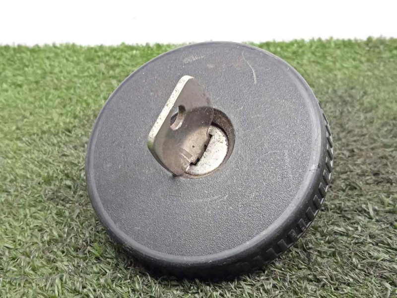 Recambio de tapon combustible para opel vectra a 2.0 referencia OEM IAM SIN REFERENCIA CON.LLAVE 