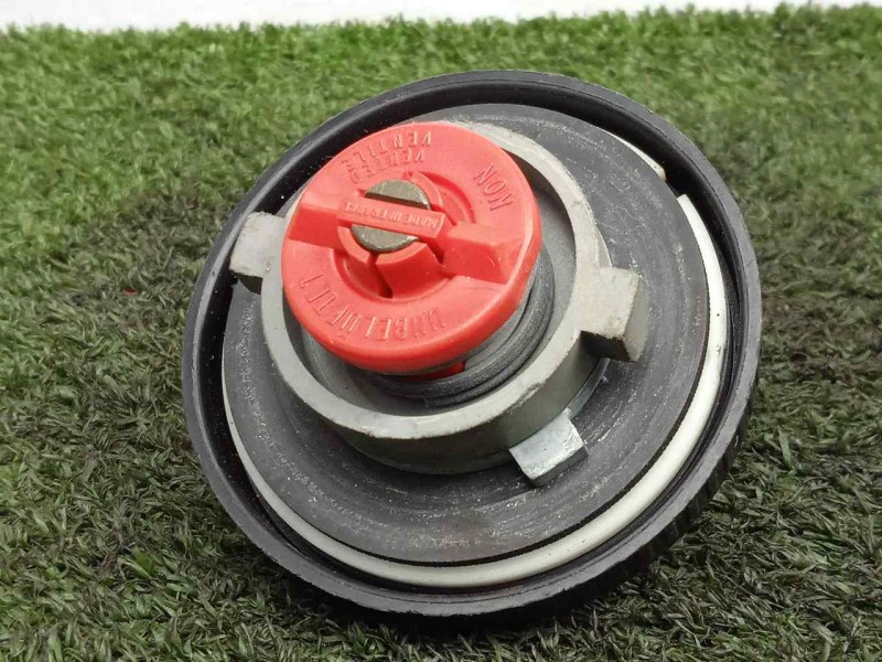 Recambio de tapon combustible para opel vectra a 2.0 referencia OEM IAM SIN REFERENCIA CON.LLAVE 