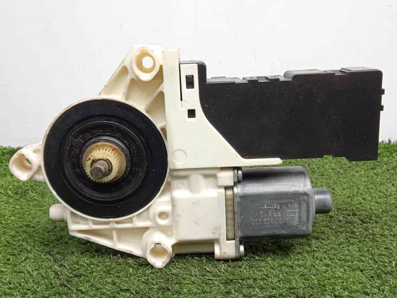 Recambio de motor elevalunas delantero izquierdo para peugeot 407 sw 1.6 hdi referencia OEM IAM 9663036480 - 1137328400  