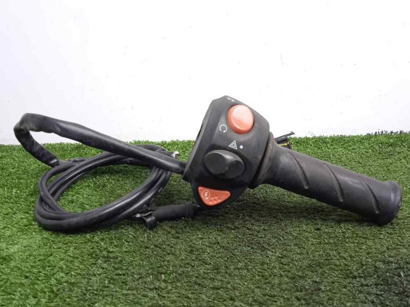 Recambio de piña derecha para peugeot satelis ii 125 referencia OEM IAM SIN REFERENCIA PUÑO.GAS 