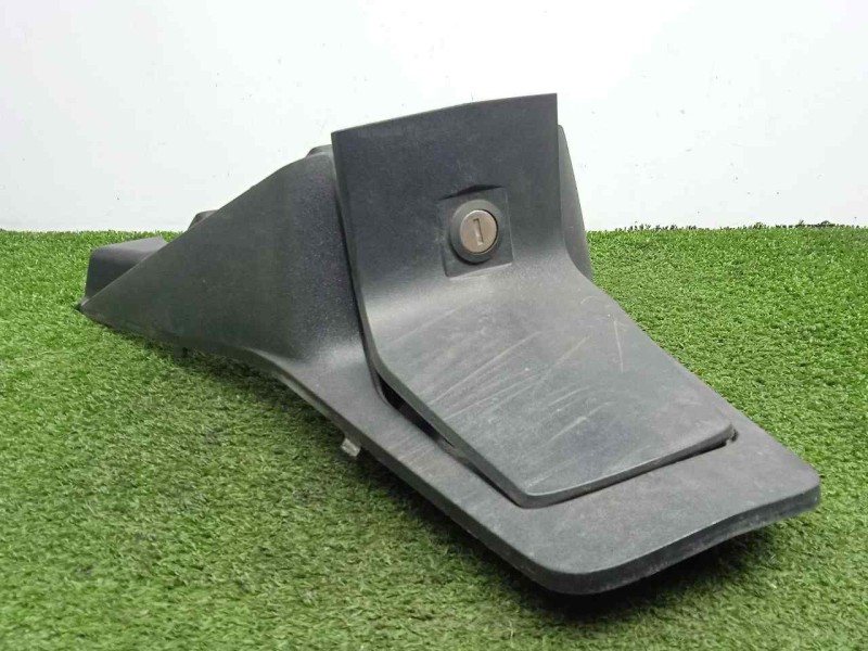 Recambio de tapa exterior combustible para peugeot satelis ii 125 referencia OEM IAM 1176698500  