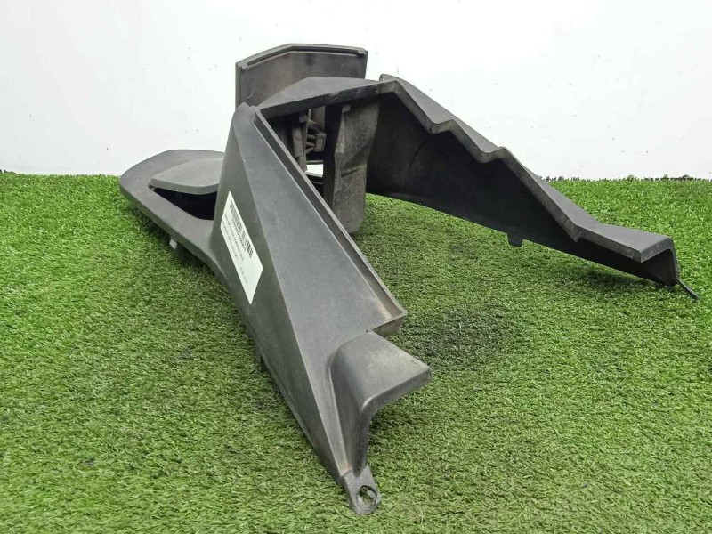 Recambio de tapa exterior combustible para peugeot satelis ii 125 referencia OEM IAM 1176698500  