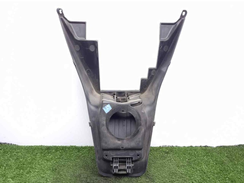 Recambio de tapa exterior combustible para peugeot satelis ii 125 referencia OEM IAM 1176698500  