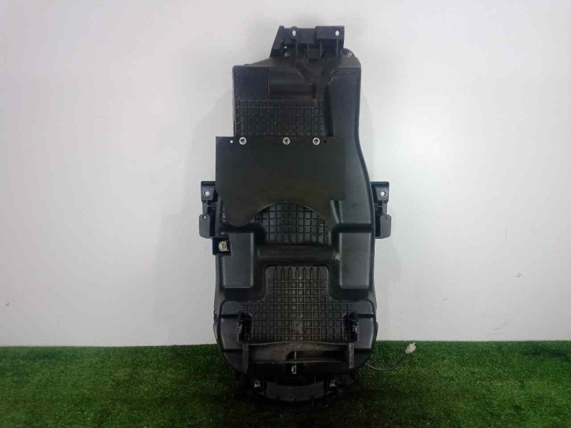 Recambio de portaequipajes para peugeot satelis ii 125 referencia OEM IAM 1178083500 COFANO 