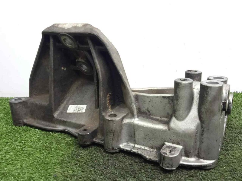 Recambio de soporte motor para iveco daily furgón 2.3 diesel cat referencia OEM IAM 504386159  