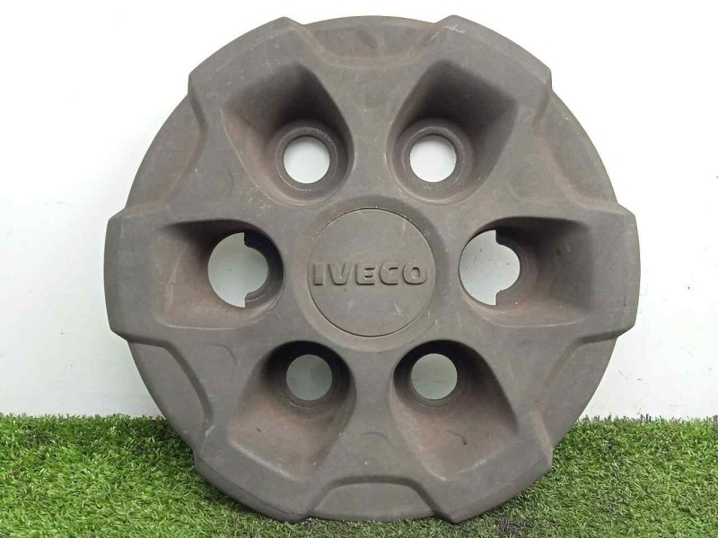 Recambio de tapacubos para iveco daily furgón 2.3 diesel cat referencia OEM IAM 5801804147  