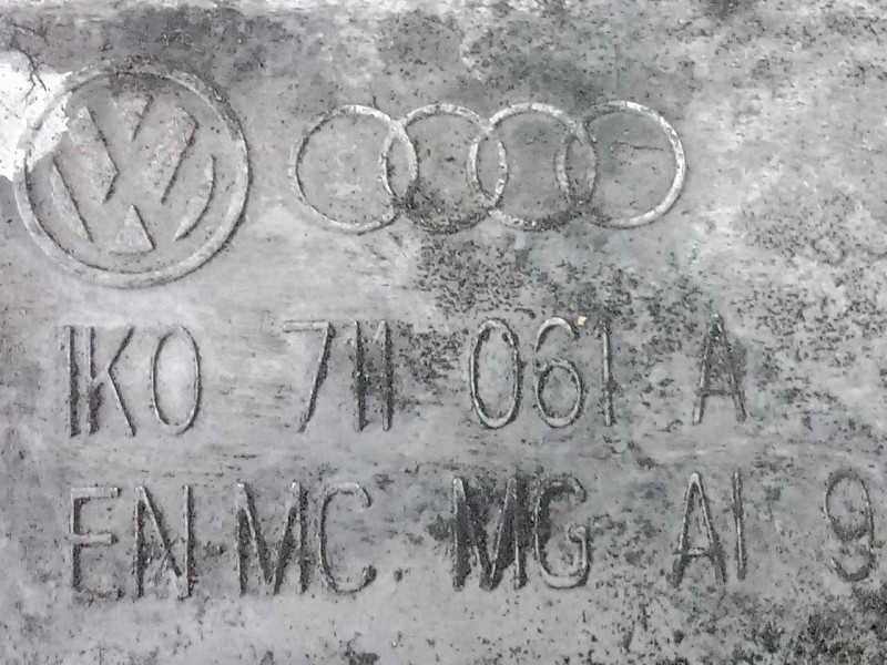 Recambio de palanca cambio para volkswagen jetta (1k2) 2.0 tdi referencia OEM IAM 1K0711061A 6.VELOCIDADES 