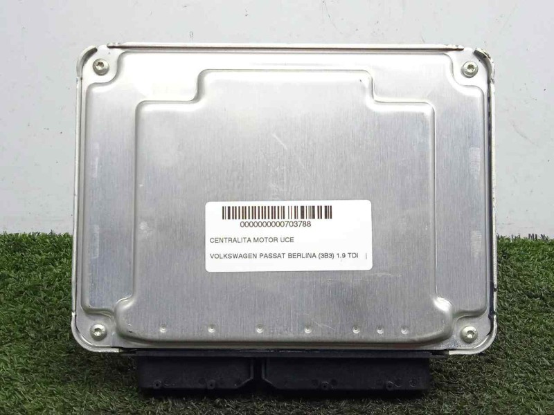 Recambio de centralita motor uce para volkswagen passat berlina (3b3) 1.9 tdi referencia OEM IAM   BOSCH