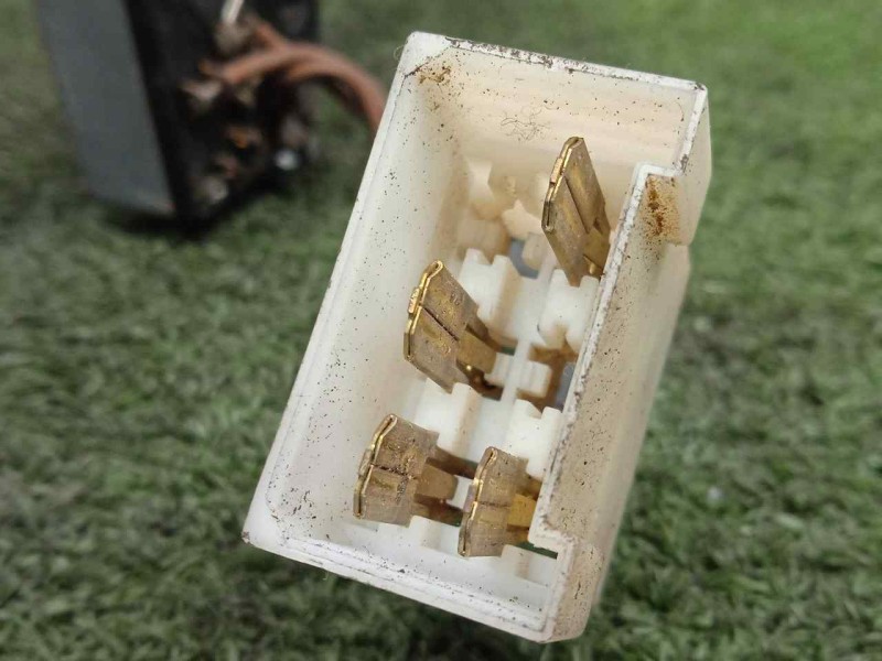 Recambio de interruptor luces para nissan trade 2.8d referencia OEM IAM SIN REFERENCIA  