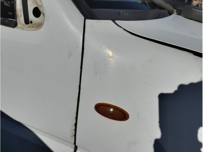 Recambio de aleta delantera derecha para nissan terrano ii (r20) 2.7 tdi 4wd referencia OEM IAM   