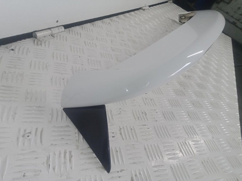 Recambio de aleron trasero para citroën ds3 1.6 16v referencia OEM IAM   