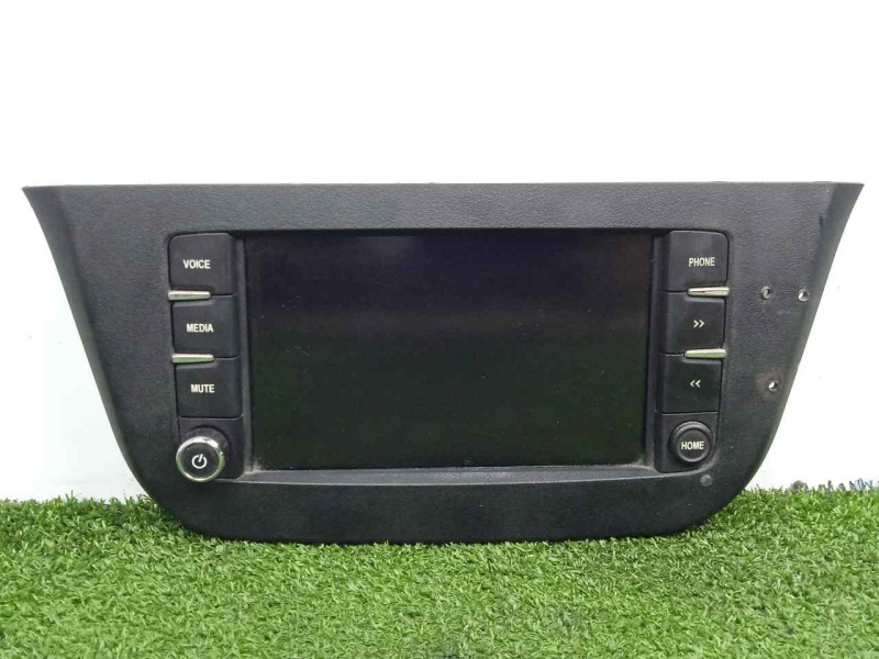 Recambio de pantalla multifuncion para iveco daily furgón 2.3 diesel cat referencia OEM IAM 5801727206  
