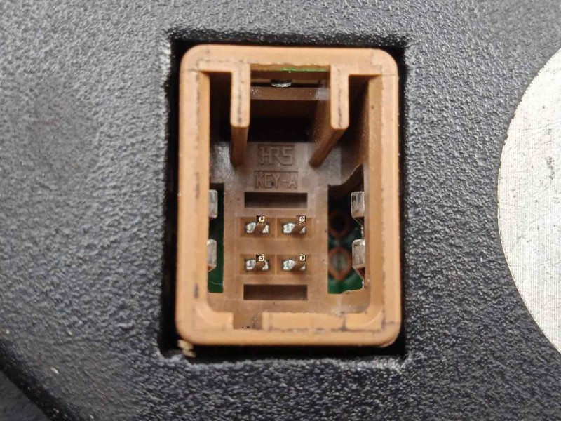 Recambio de pantalla multifuncion para iveco daily furgón 2.3 diesel cat referencia OEM IAM 5801727206  