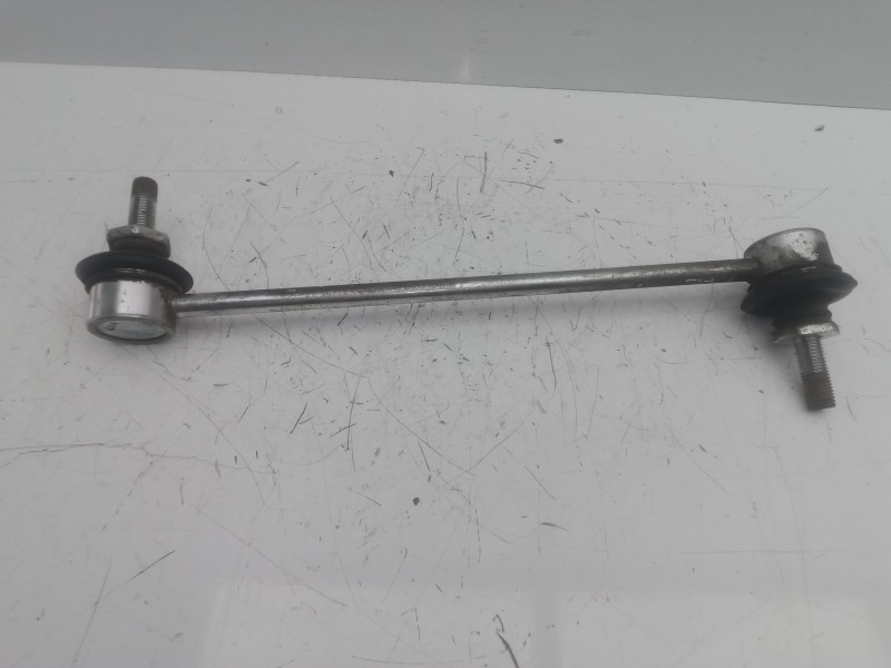 Recambio de bieleta estabilizadora delantera derecha para nissan micra (k13) 1.2 cat referencia OEM IAM 4Z04  