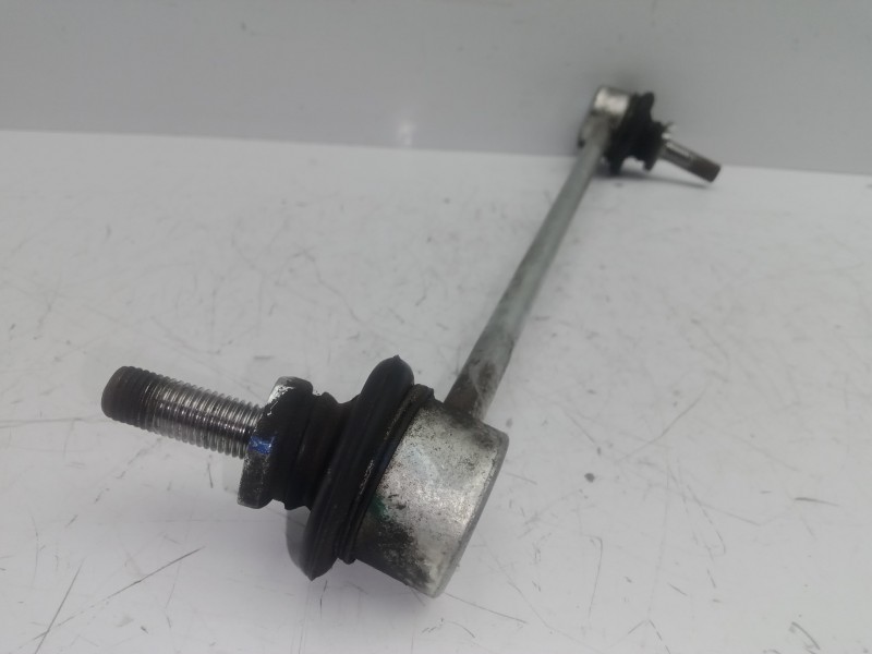 Recambio de bieleta estabilizadora delantera izquierda para nissan micra (k13) 1.2 cat referencia OEM IAM 4Z02  