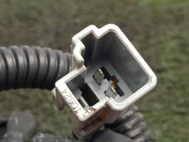 Recambio de enganche cinturon delantero izquierdo para toyota auris 1.4 turbodiesel cat referencia OEM IAM SIN REFERENCIA  