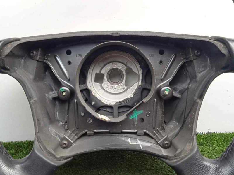 Recambio de volante para mercedes-benz clase e (w210) berlina diesel 2.7 cdi 20v cat referencia OEM IAM A2104600203 CUERO 