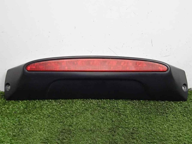 Recambio de luz central de freno para iveco daily furgón 2.3 diesel referencia OEM IAM 69500805  