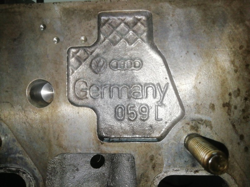 Recambio de culata para audi a4 b6 (8e2) 2.5 tdi quattro referencia OEM IAM 059L  IZQUIERDA