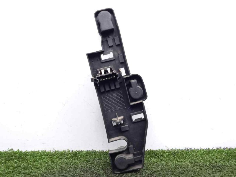 Recambio de portalamparas para dacia logan 1.4 cat referencia OEM IAM SIN REFERENCIA IZQUIERDO 