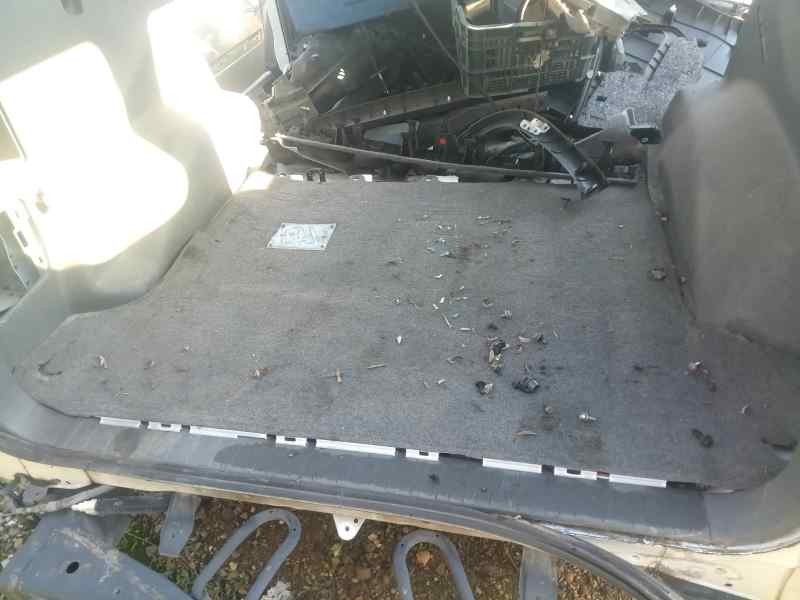 Recambio de moqueta suelo para toyota land cruiser (j15) 3.0 turbodiesel cat referencia OEM IAM   