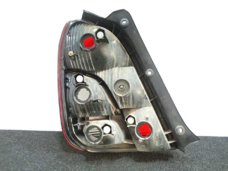 Recambio de piloto trasero derecho para kia carens 1.8 cat referencia OEM IAM  00-02 